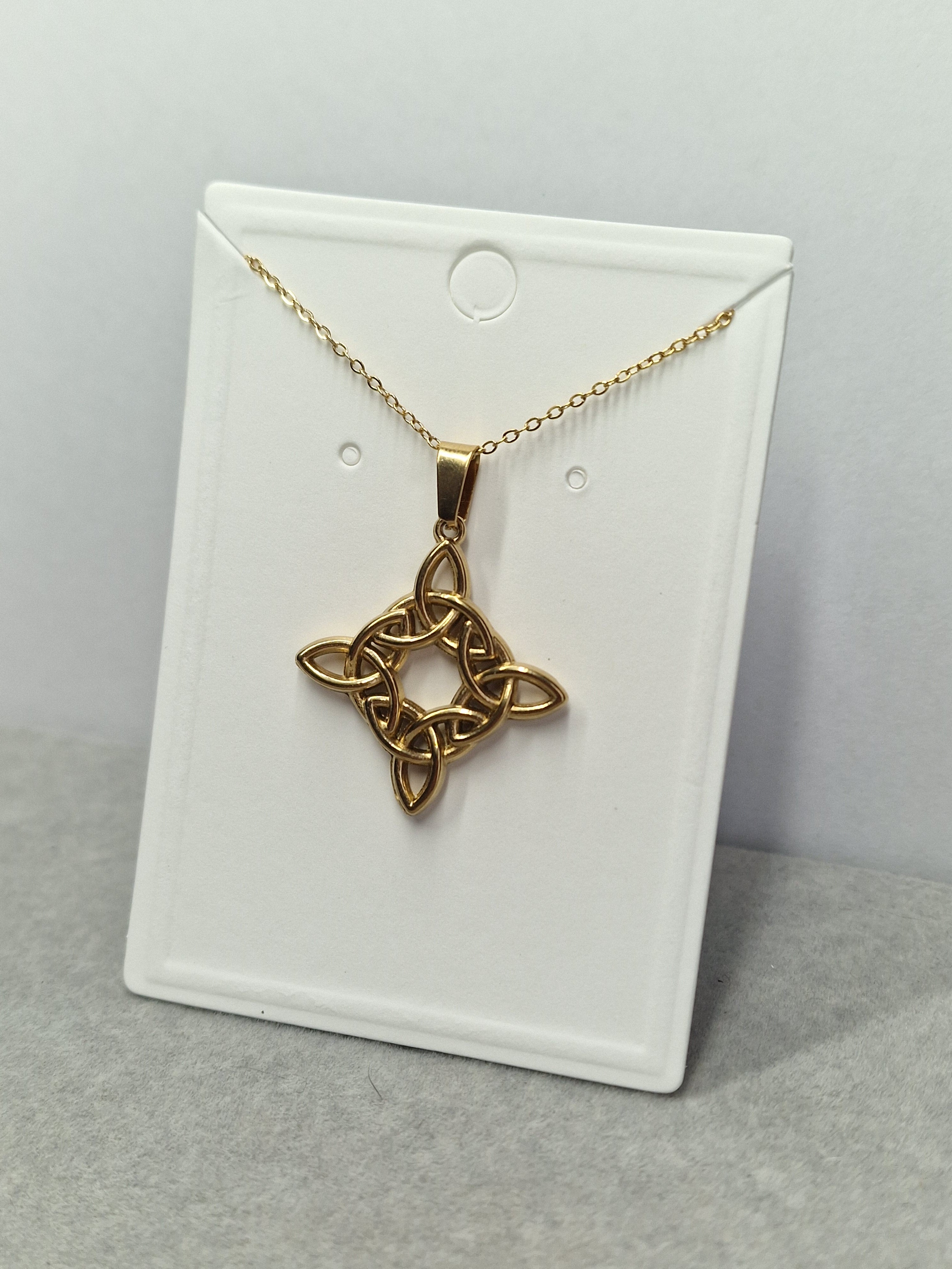 Colgante Nudo de Bruja Acero