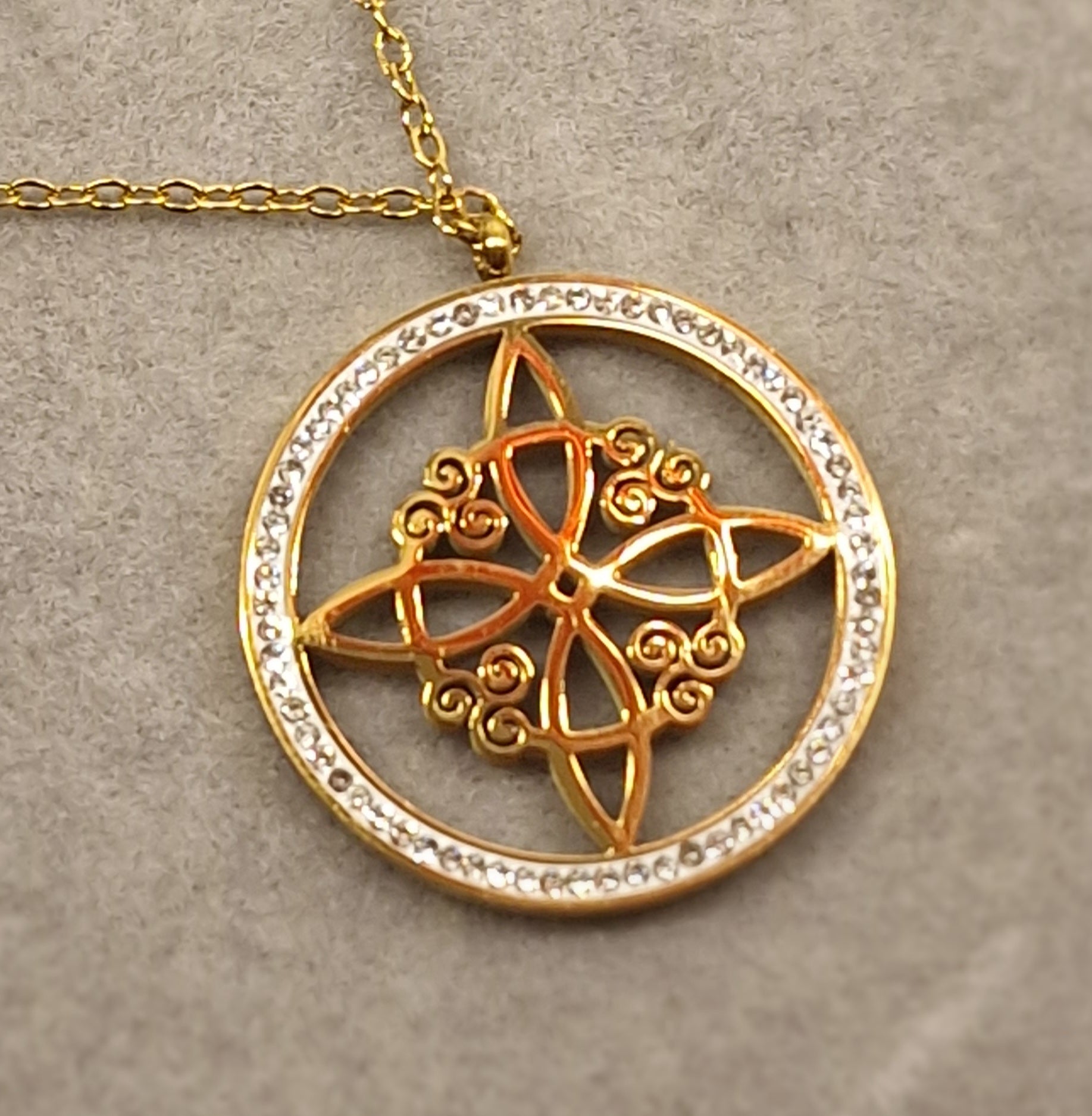 Collar Nudo de Bruja Acero