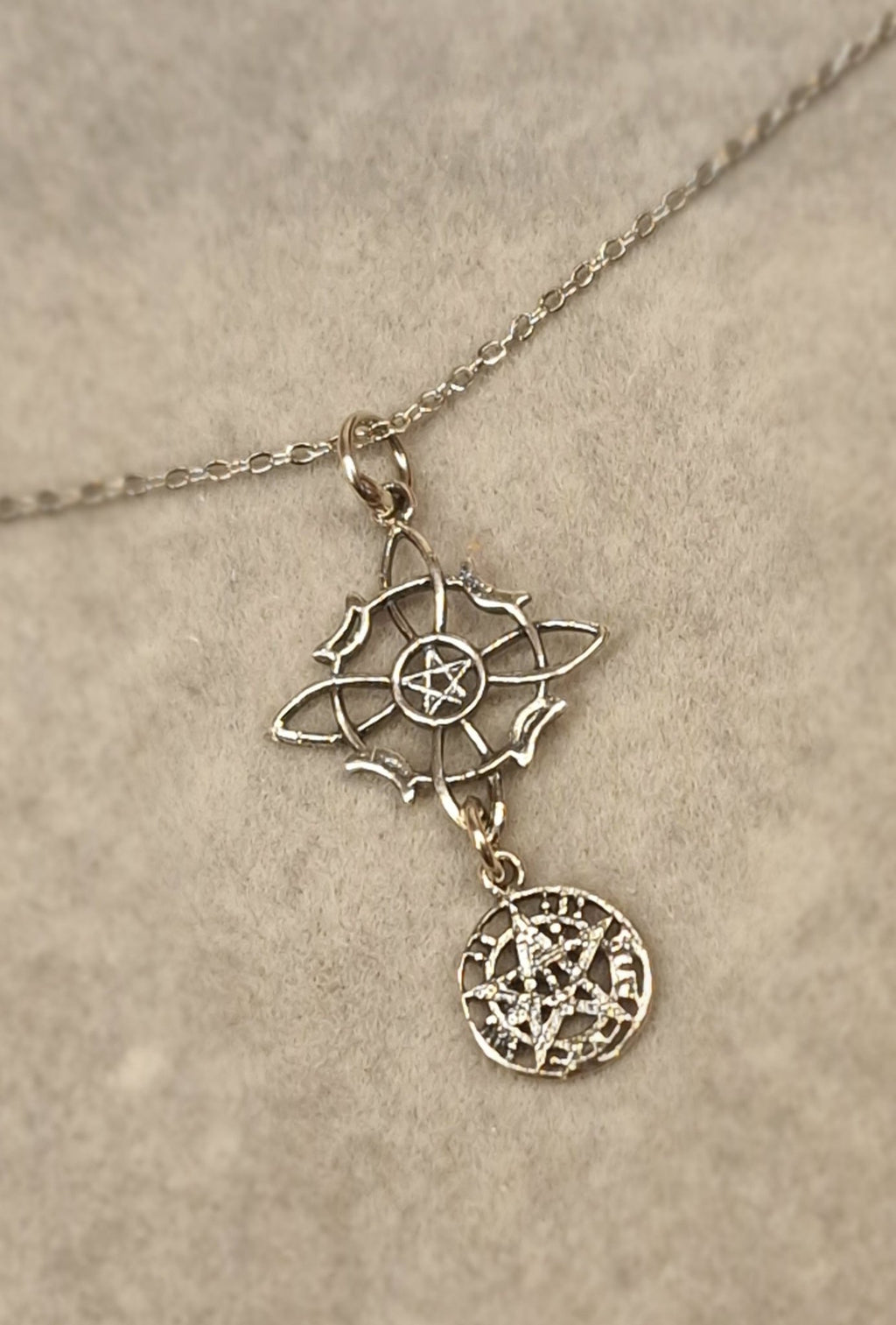 Doble Protección Nudo de bruja con tetragramaton plata 925