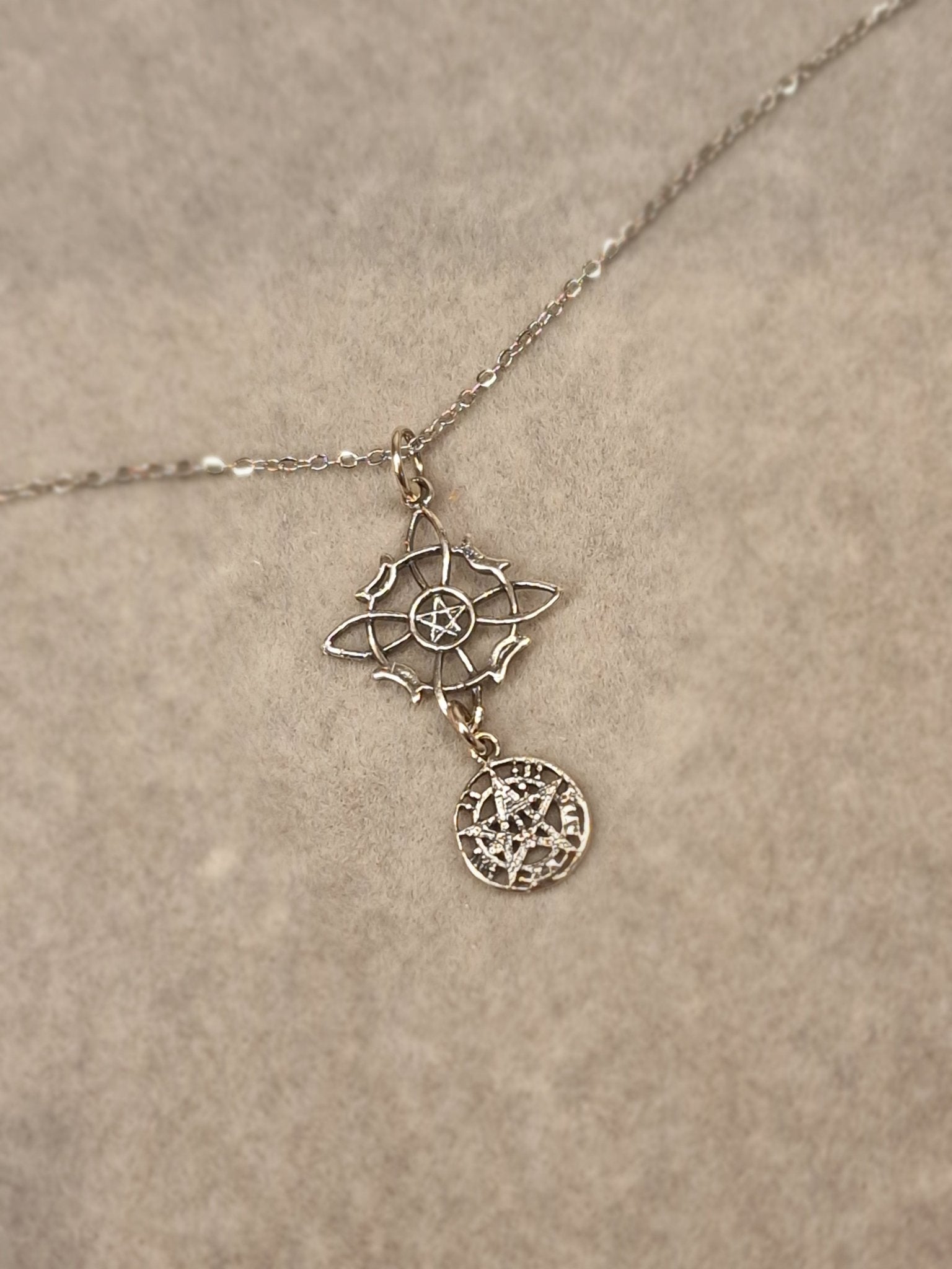 Doble Protección Nudo de bruja con tetragramaton plata 925