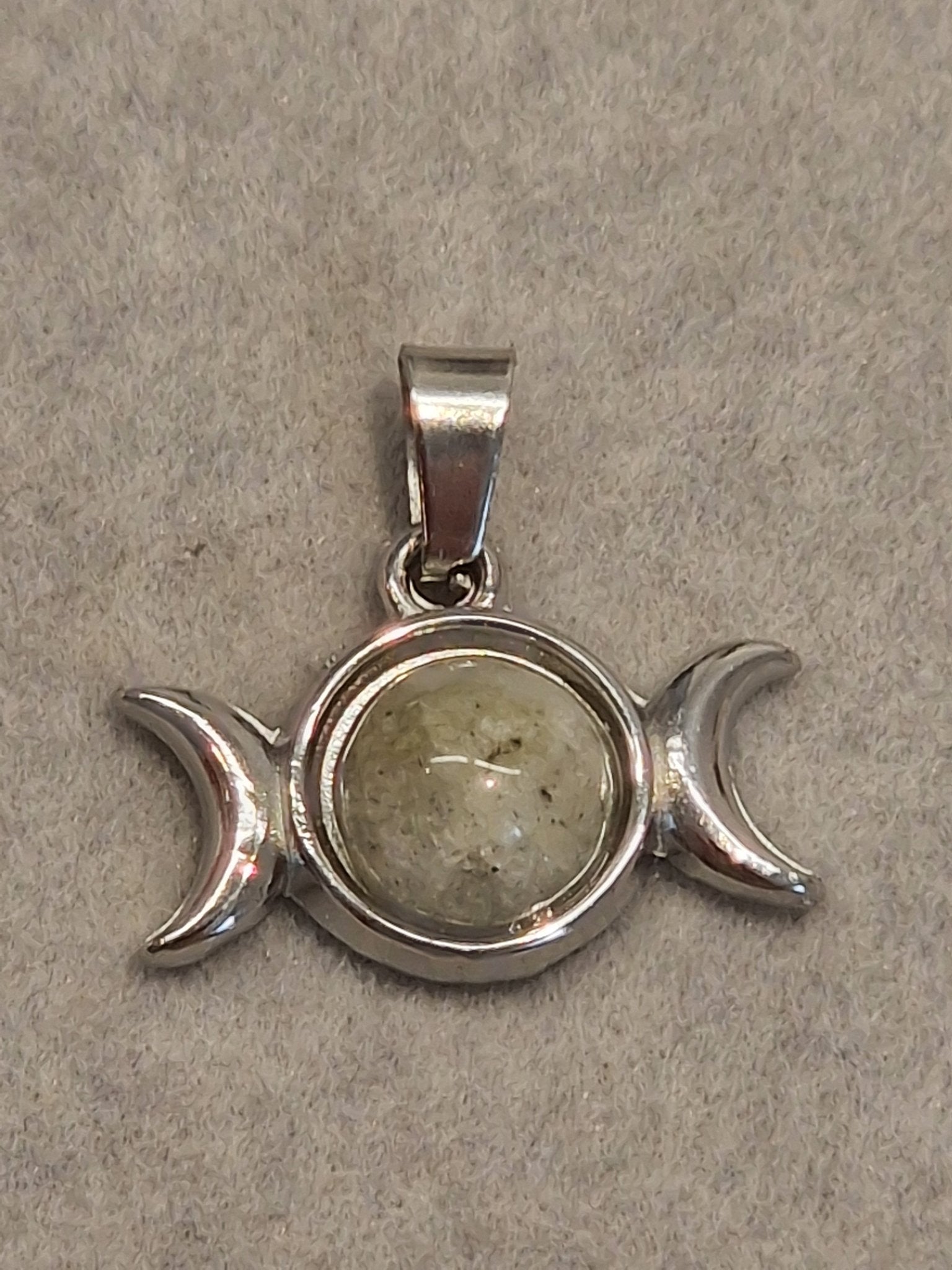 Colgante Triple Luna, símbolo de la diosa y de los ciclos femeninos, para conexión espiritual y equilibrio interior