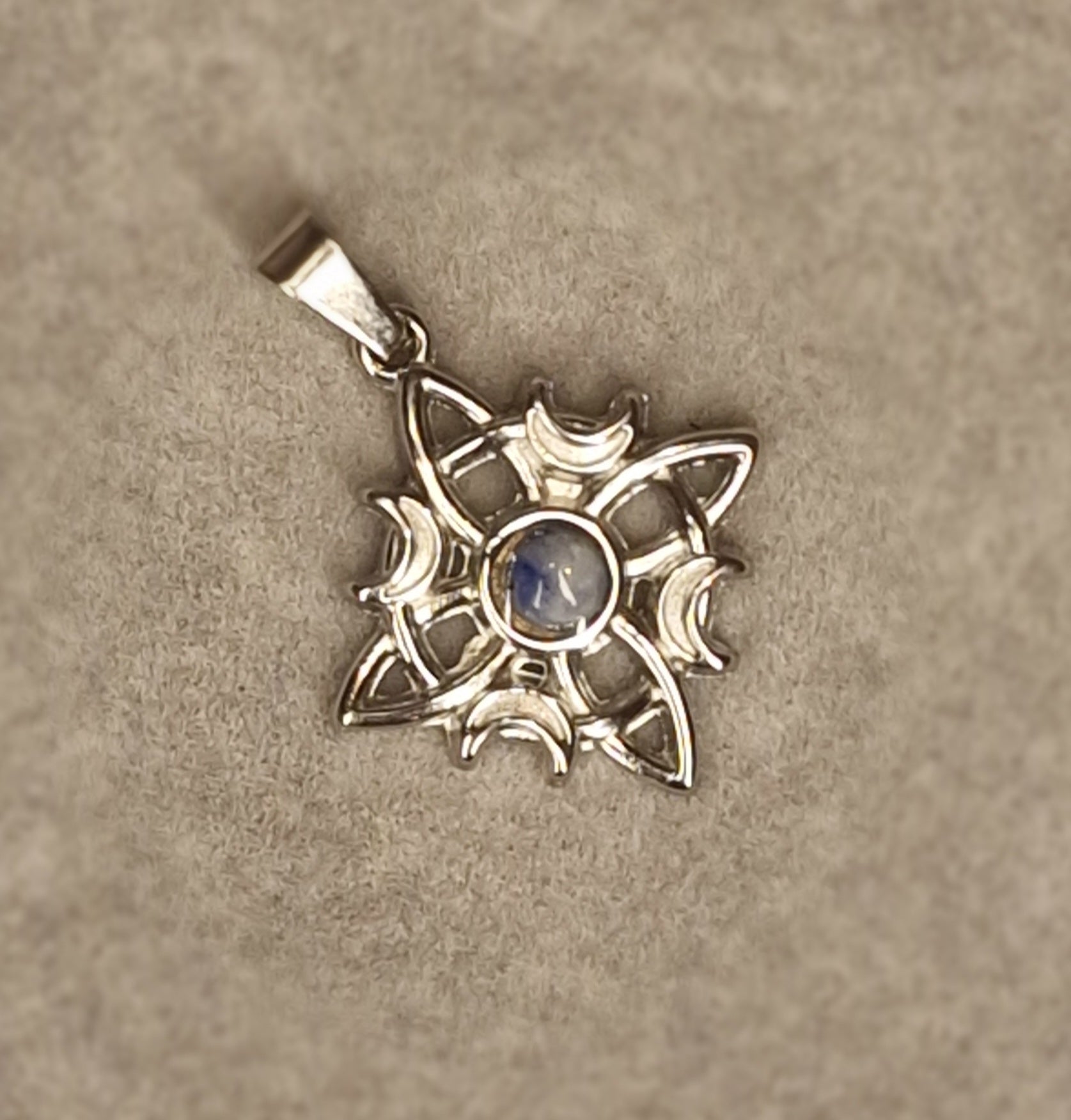 Colgante de nudo de bruja para protección, unión energética y fortalecimiento espiritual