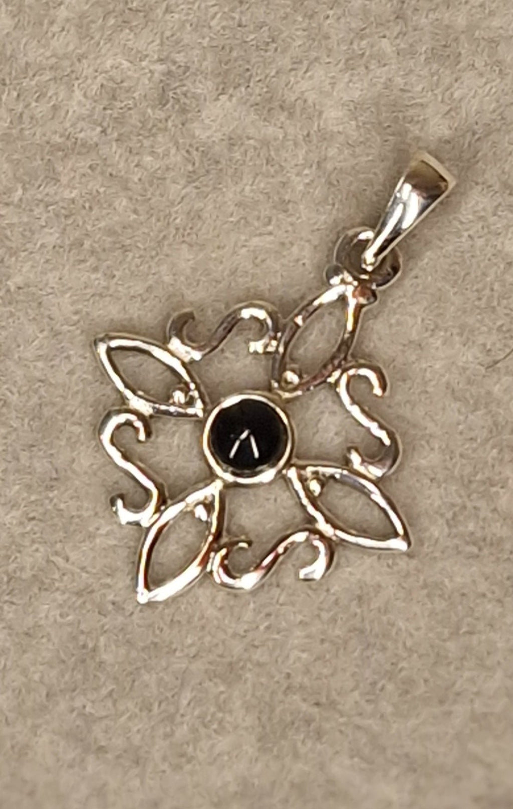 Colgante Nudo de Bruja Turmalina