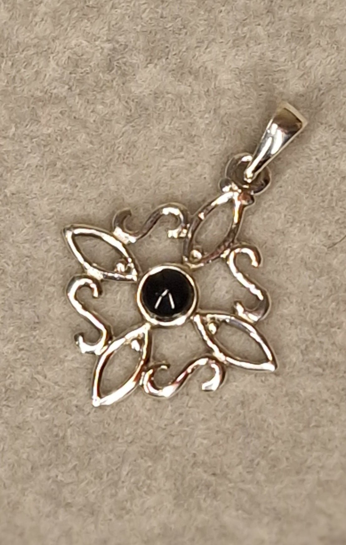 Colgante Nudo de Bruja Turmalina