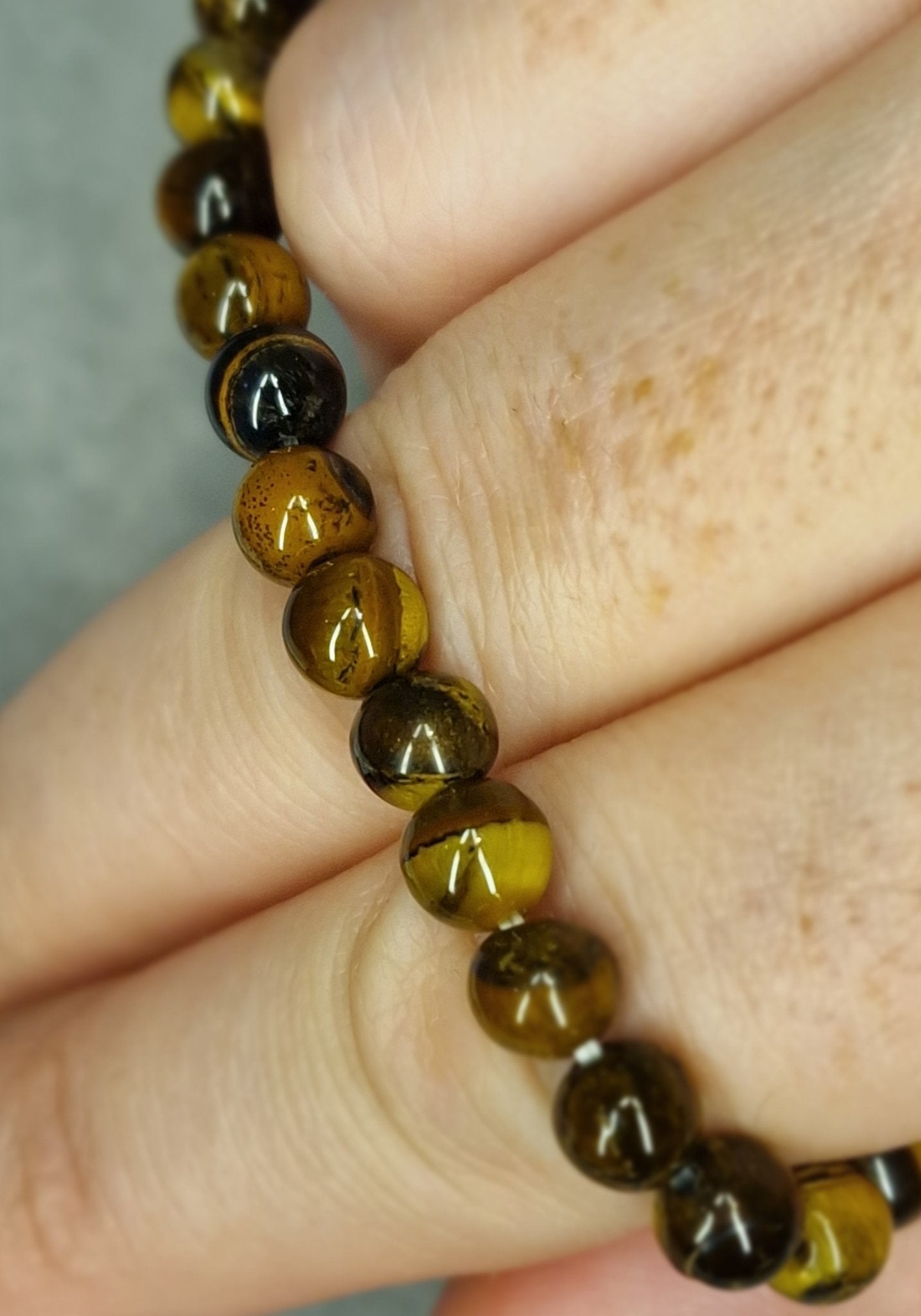 Pulsera de Ojo de Tigre natural, energizada y creada para acompañarte en tu bienestar emocional y espiritual