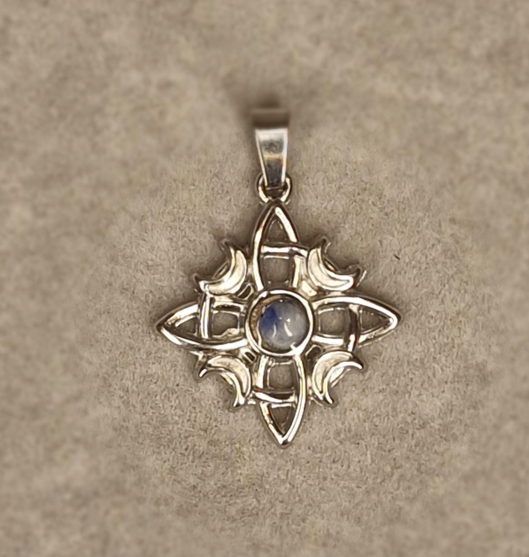 Colgante de nudo de bruja para protección, unión energética y fortalecimiento espiritual